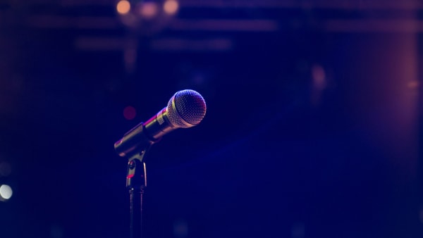 Guest blog: Musicians with a Microphone - The Power of a Spoken Introduction